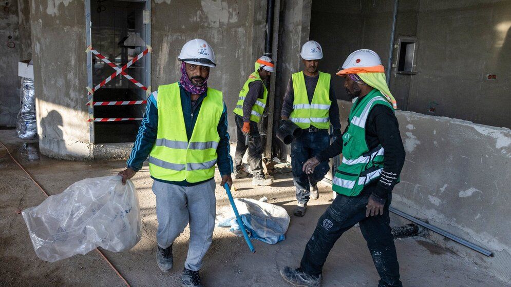 ইসরাইলের অর্থনীতি টিকিয়ে রাখতে ২০ হাজার শ্রমিক পাঠাল ভারত